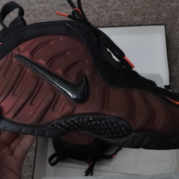 Nike Air Foamposite Pro Color Shift (Hyper Crimson/Black) - Picture 1 of 8